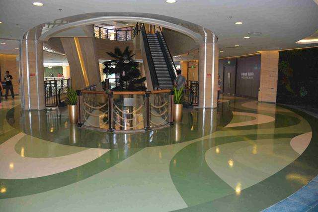 瓷磚褪色破裂不用怕？看環(huán)保地坪涂料施工廠怎么做？